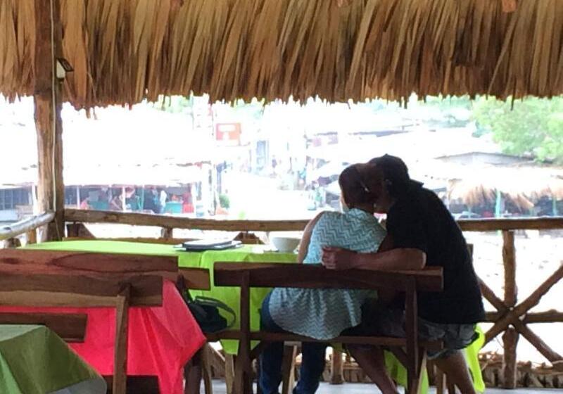 هتل Sabas Beach Resort