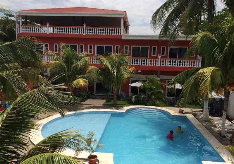 هتل Sabas Beach Resort