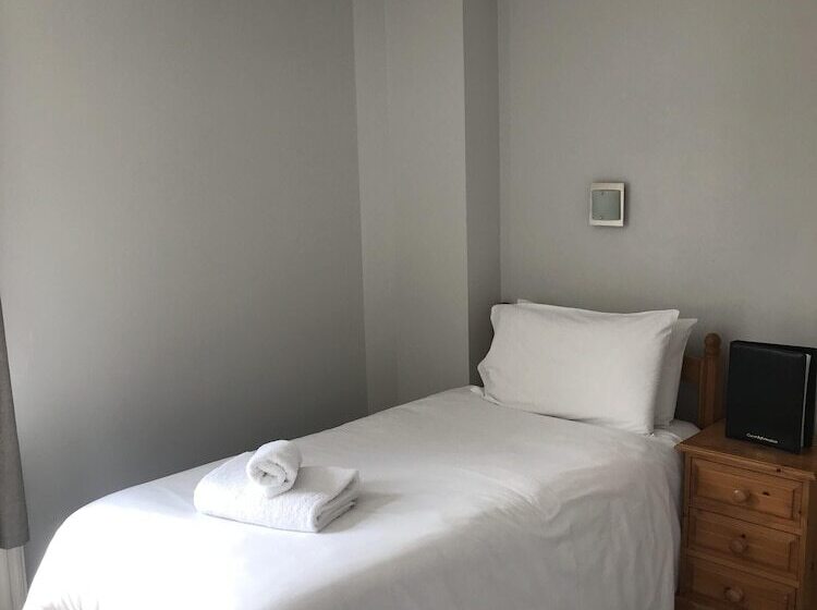 فندق The Wheatsheaf Inn