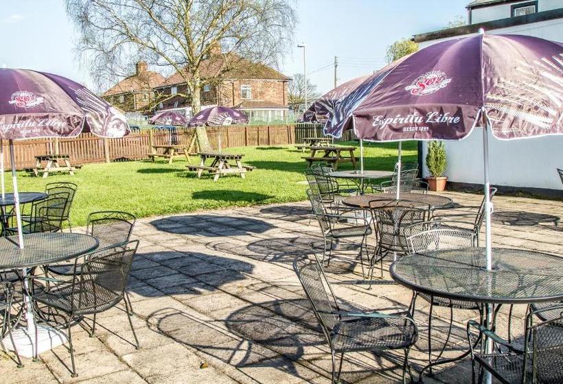 Отель Vale Of York