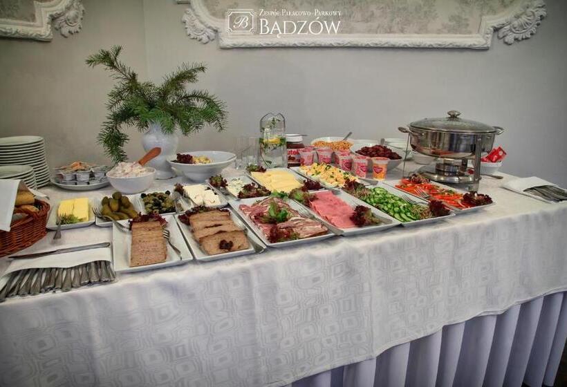 Общежитие Zespół Pałacowo Parkowy Bądzów
