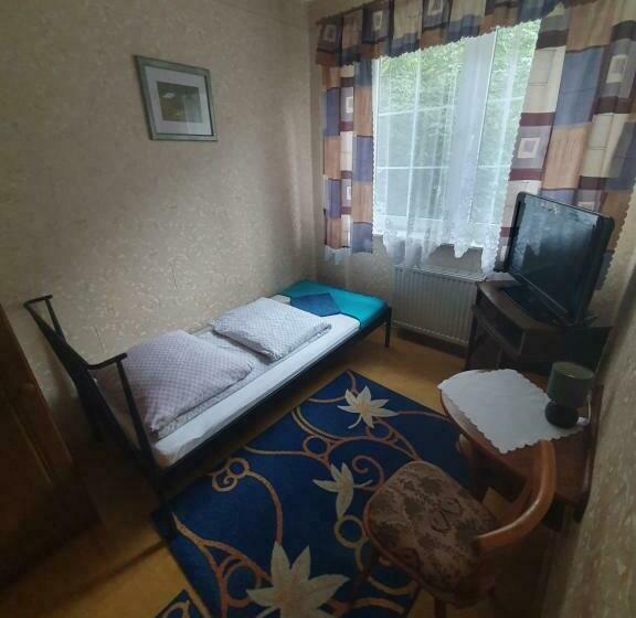 تختخواب و صبحانه Karkoz