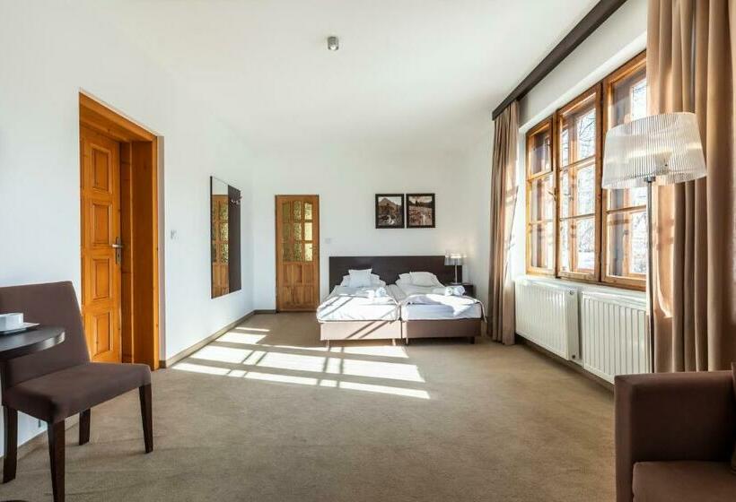 تختخواب و صبحانه Willa Hyrny