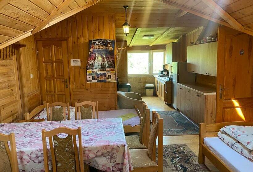 Bed and Breakfast Zajazd Tadeo