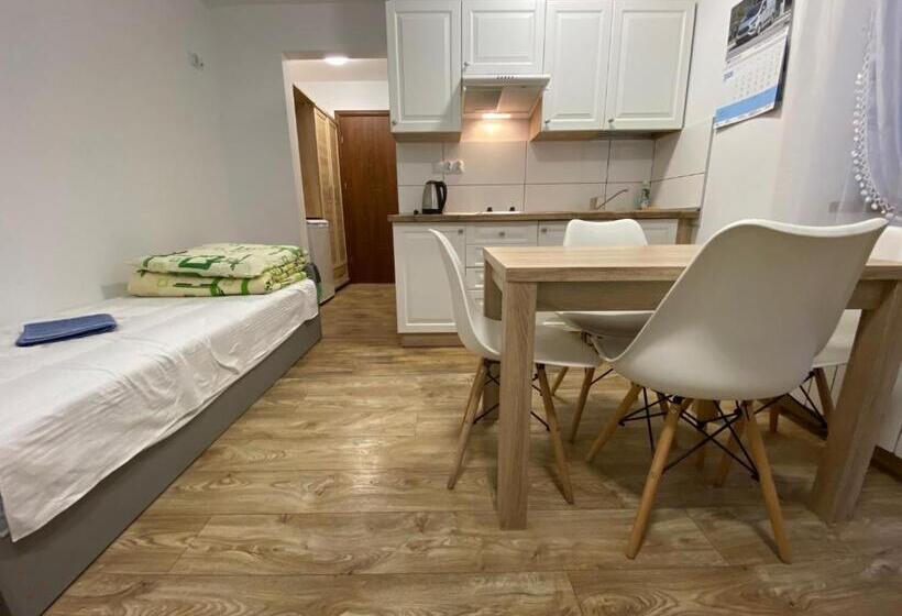 Bed and Breakfast Zajazd Tadeo