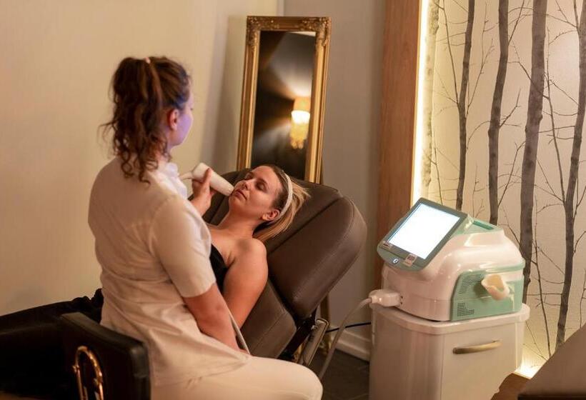 ホテル Caryńska Resort & Spa