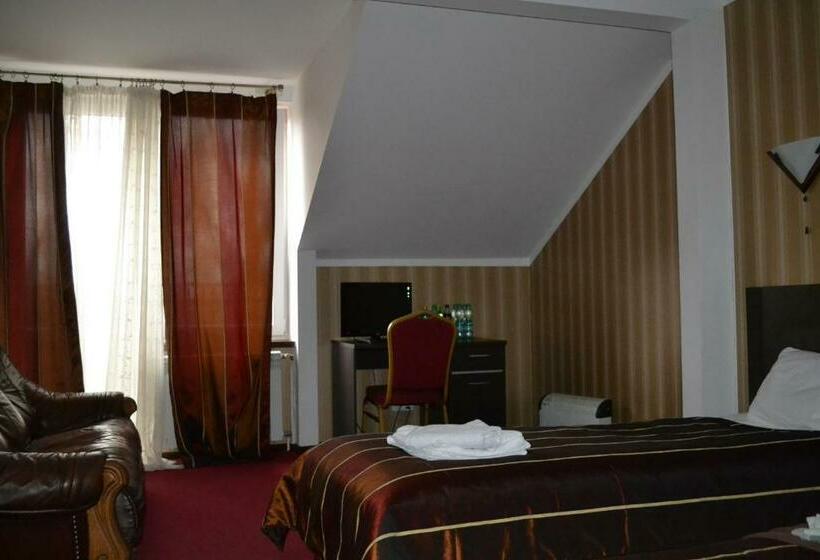 旅馆 Noclegi Capitto