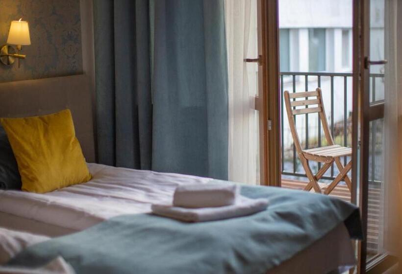 הוסטל Pod Wzgórzem Bed & Breakfast