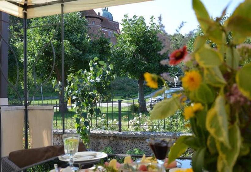 הוסטל Pod Wzgórzem Bed & Breakfast