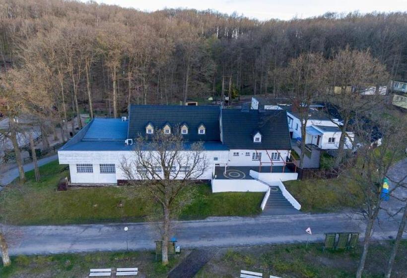 ユースホステル Pokoje Hotelowe Nad Jeziorem Jelen