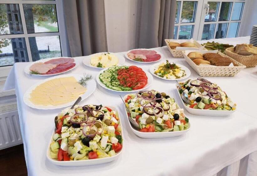 ユースホステル Pokoje Hotelowe Nad Jeziorem Jelen