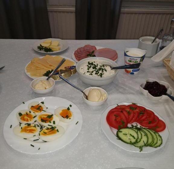 ユースホステル Pokoje Hotelowe Nad Jeziorem Jelen