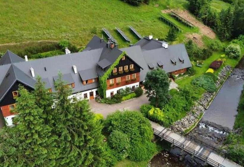 تختخواب و صبحانه Chata Cyborga