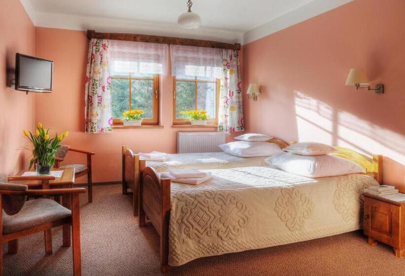 تختخواب و صبحانه Chata Cyborga