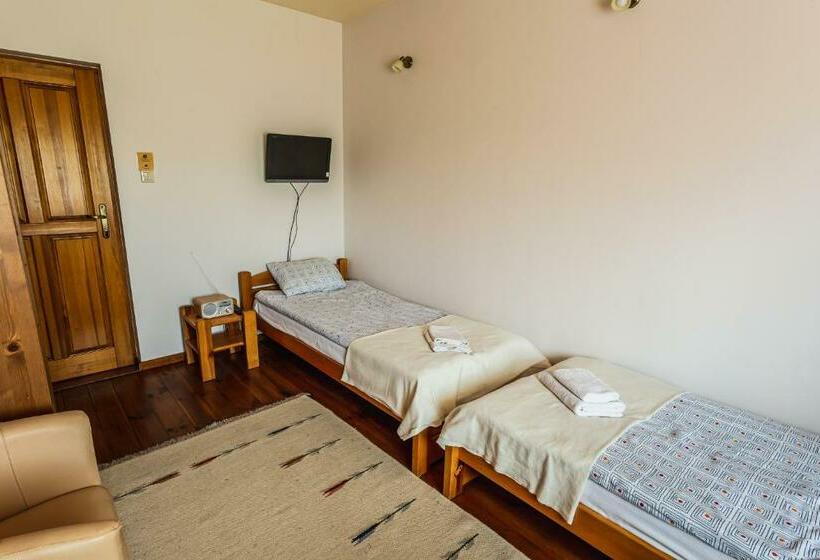 تختخواب و صبحانه Gościniec Koćmierzów