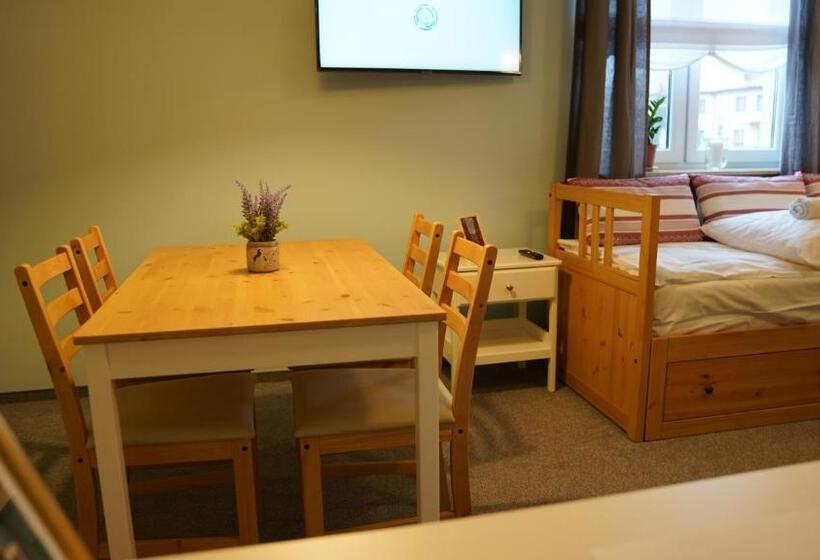 تختخواب و صبحانه Mcew Studnia