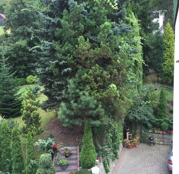 تختخواب و صبحانه Villa Almira