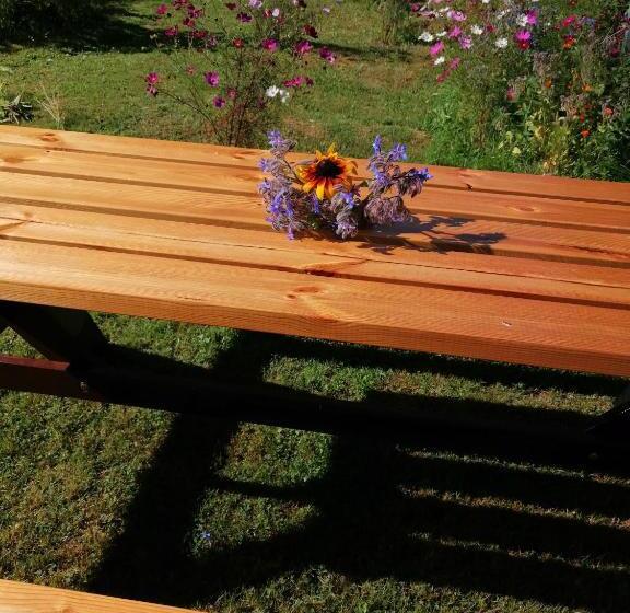 تختخواب و صبحانه Villa Nostalgia