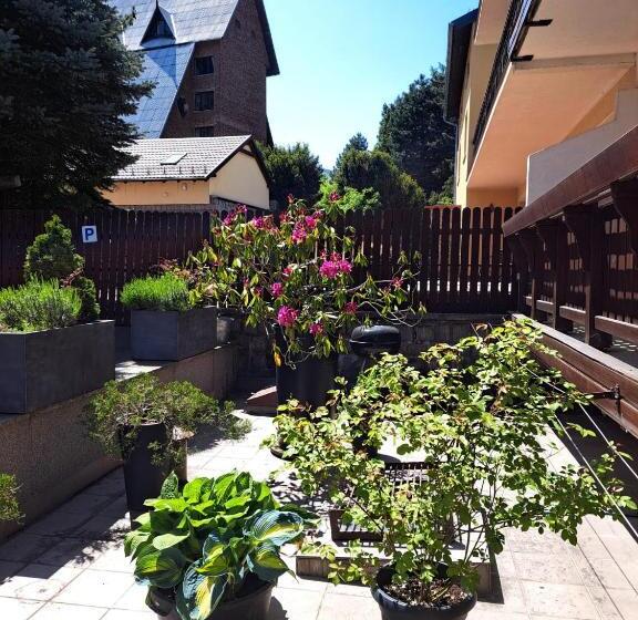 تختخواب و صبحانه Willa Celina