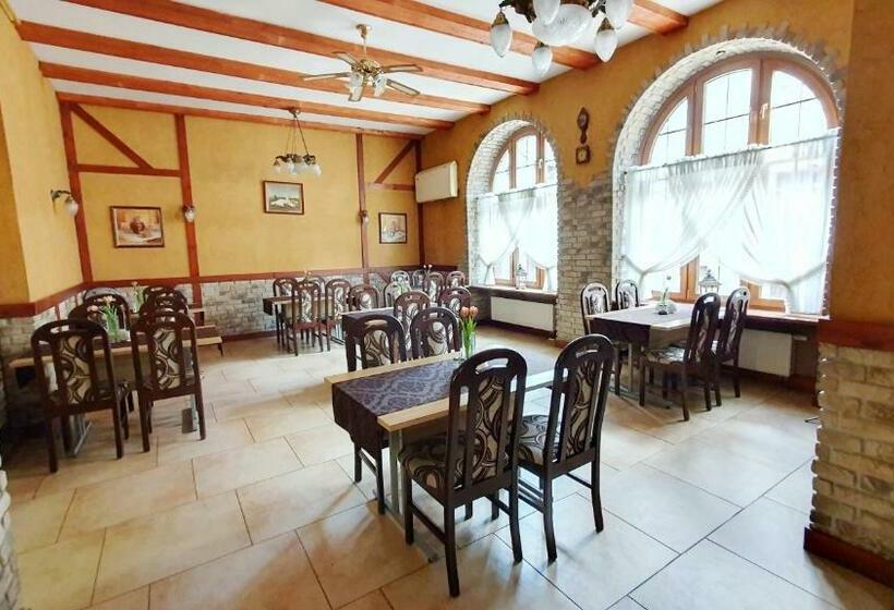 ホテル Pokoje Do Wynajęcia Piastowska