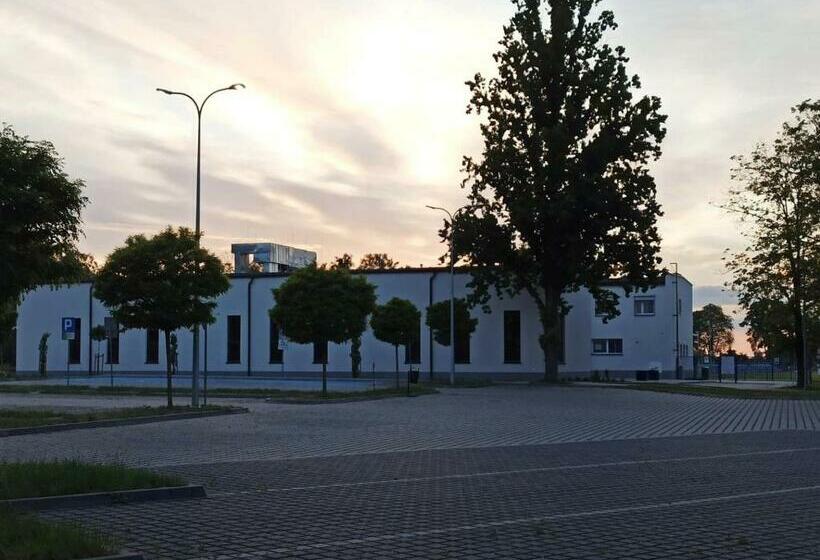 Отель Sportowy