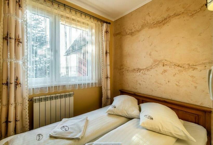 פנסיון Willa Paula