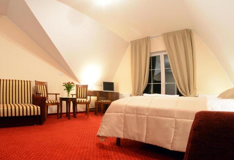 אתר נופש Dworek Jamneński