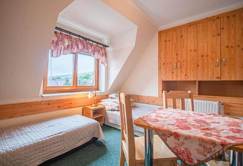 הוסטל Dom Wczasowy Stanislawa