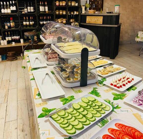 ベッドアンドブレックファースト Old Tree Home & Restaurant