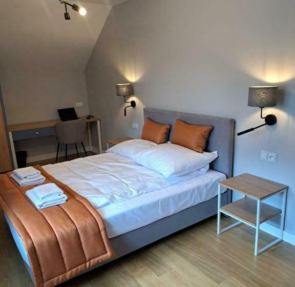 Bed and Breakfast Pokoje De Luxe Figaro
