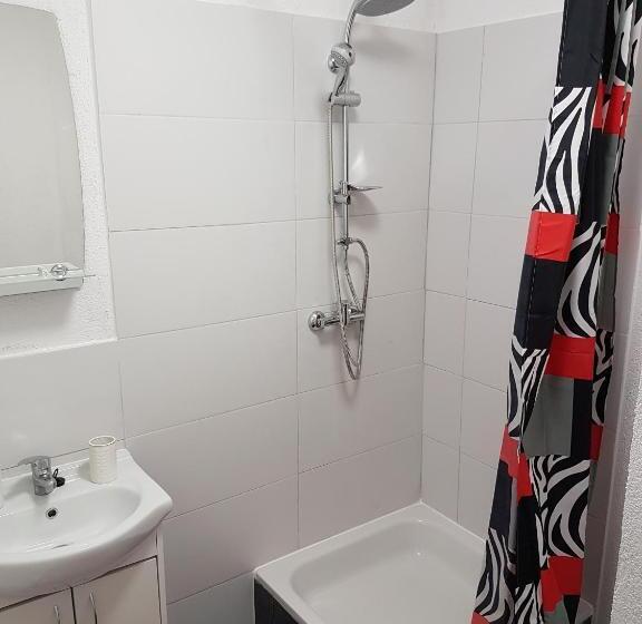 تختخواب و صبحانه Willa Grafit