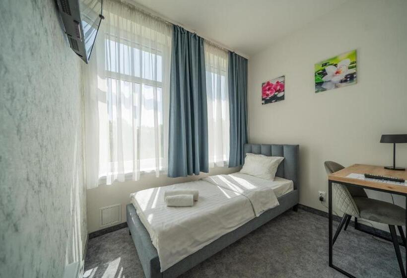 בית מלון כפרי Kelman Inn Global Nowa Sól