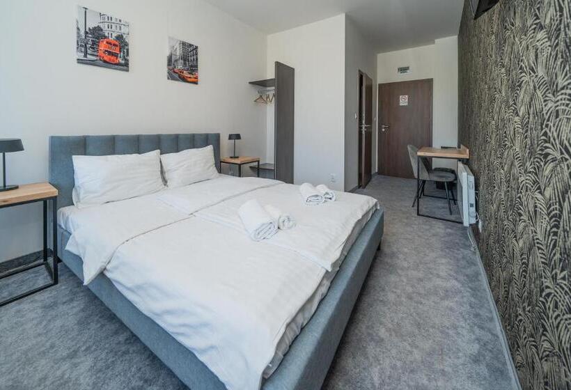 בית מלון כפרי Kelman Inn Global Nowa Sól