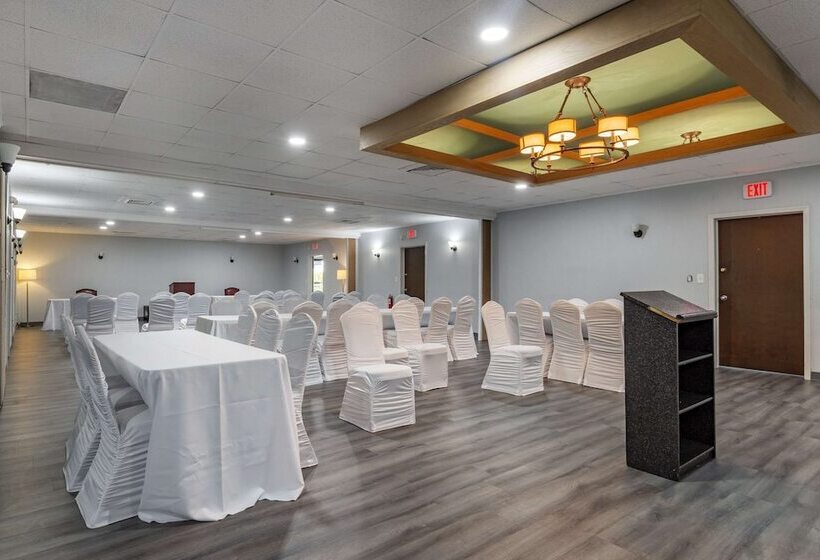 فندق Suburban Studios