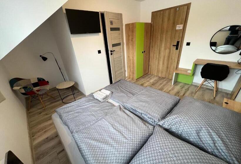 هاستل Pod Gromadzyniem Resort