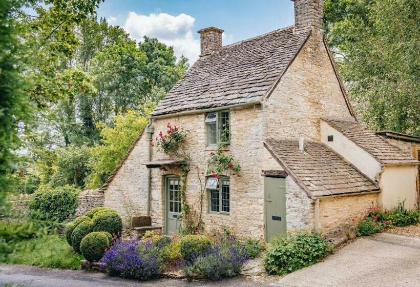 Bed and Breakfast Lake House