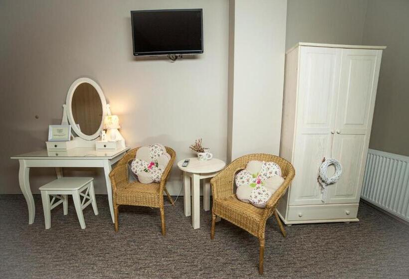 تختخواب و صبحانه Willa Izbica Karpacz