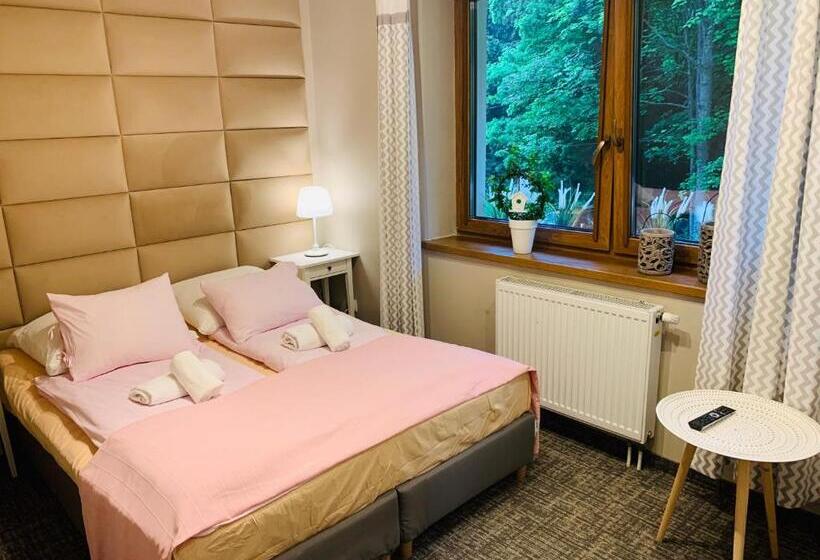 تختخواب و صبحانه Willa Izbica Karpacz