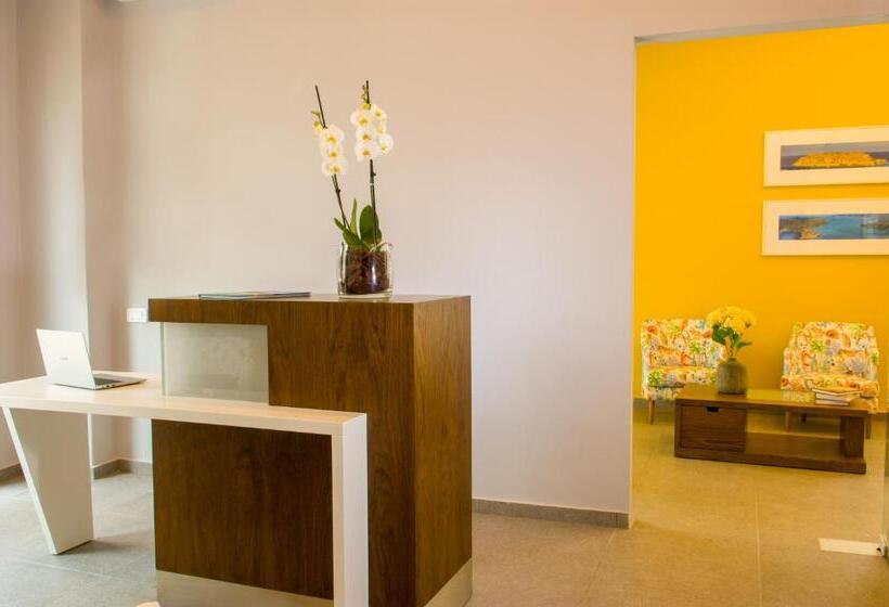 هتل Elounda Colour Apartments