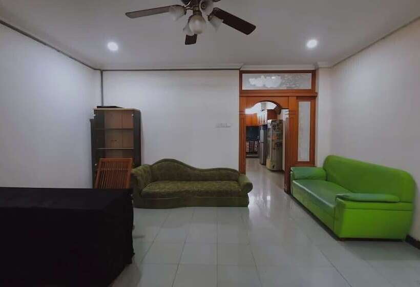 پانسیون Go Hard Or Go Home Surf Lodge