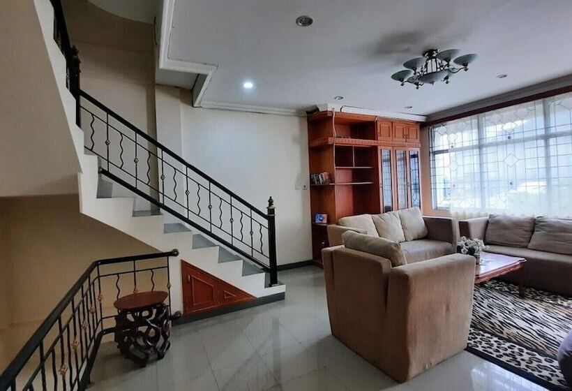 پانسیون Go Hard Or Go Home Surf Lodge