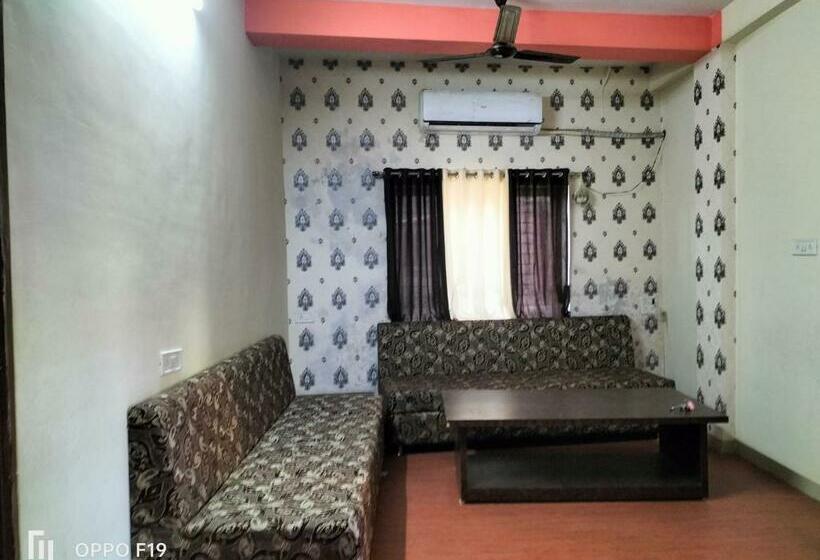 تختخواب و صبحانه Shree Guest House