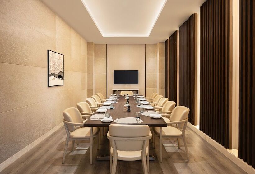 فندق Courtyard By Marriott Shillong