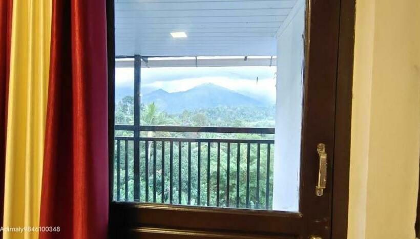 Отель Misty Blow Palace Munnar