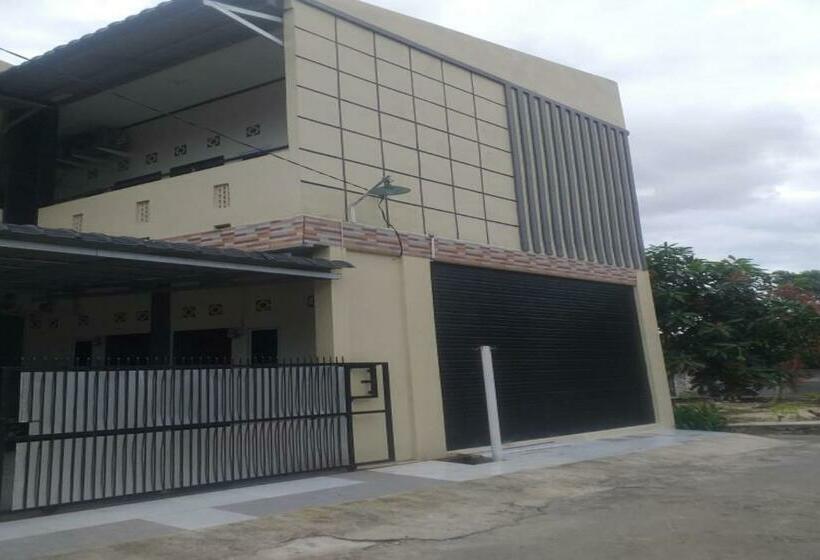 Hotel Oyo 92233 Srikandi Homestay Syariah
