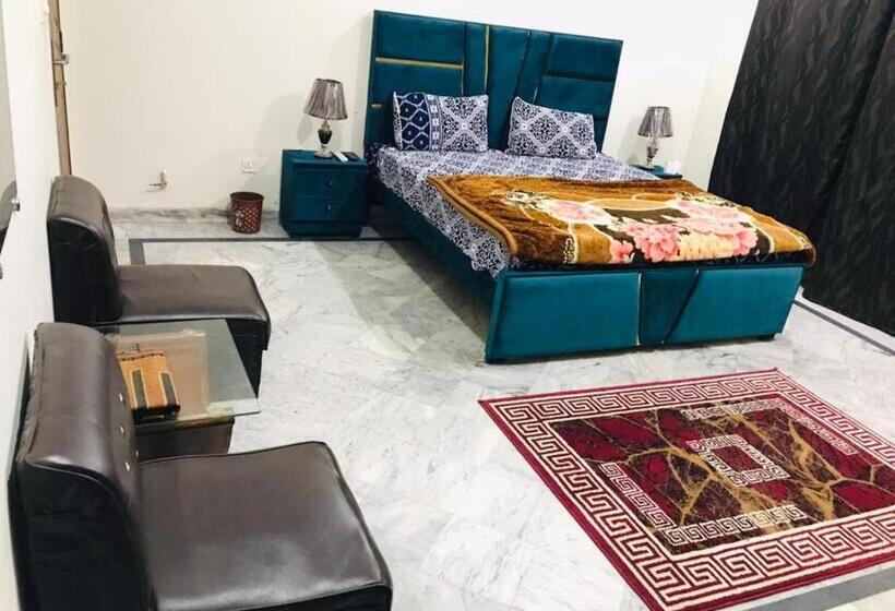 پانسیون Kashee S Lodges 2