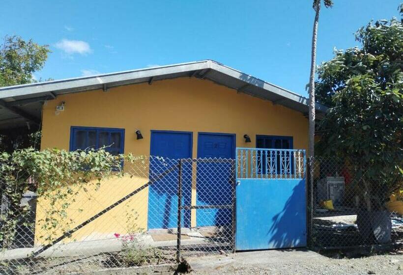 Пансион The Yellow House Boquete Private Apartaments With Kitchen And Bathroom