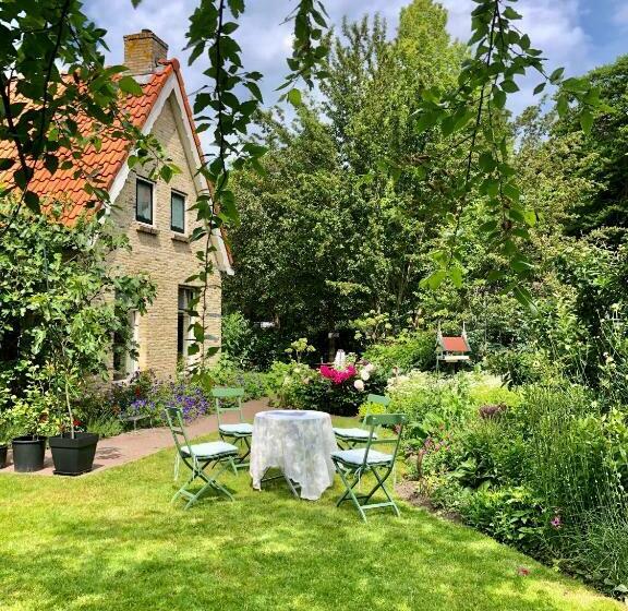 Theetuin En B & B De Theetuin