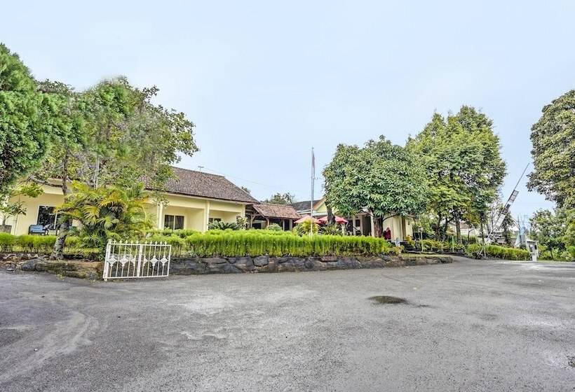 Capital O 92162 Hotel Wisata Karya