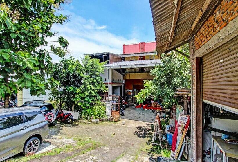 فندق Spot On 92156 Adinda Kost
